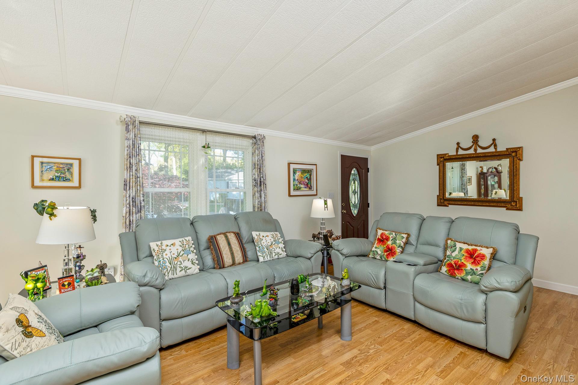 Single Family Middle Road Suffolk County, NY 11933, MLS-995626-9