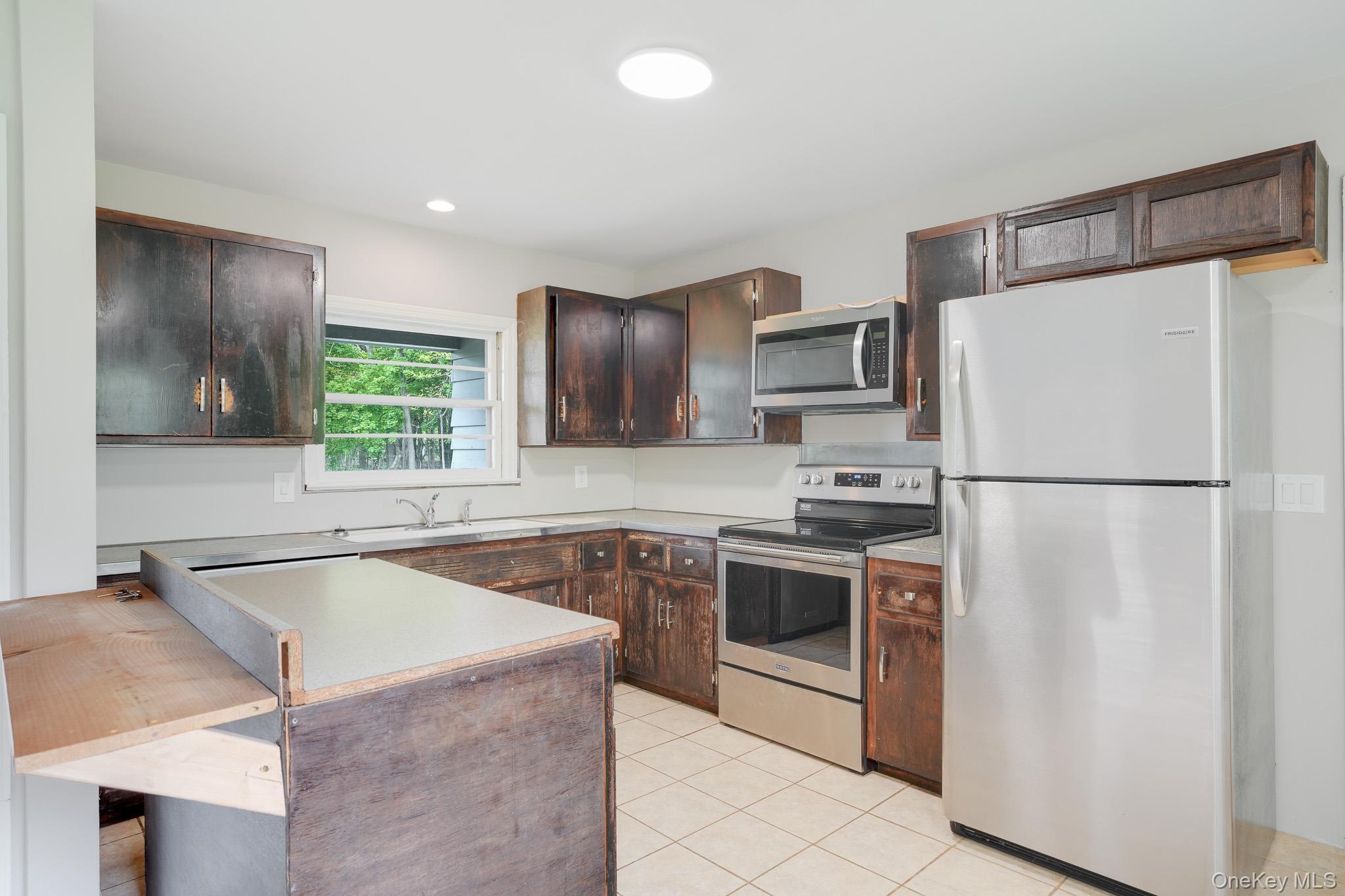 Single Family Park Dutchess County, NY 12603, MLS-995649-9