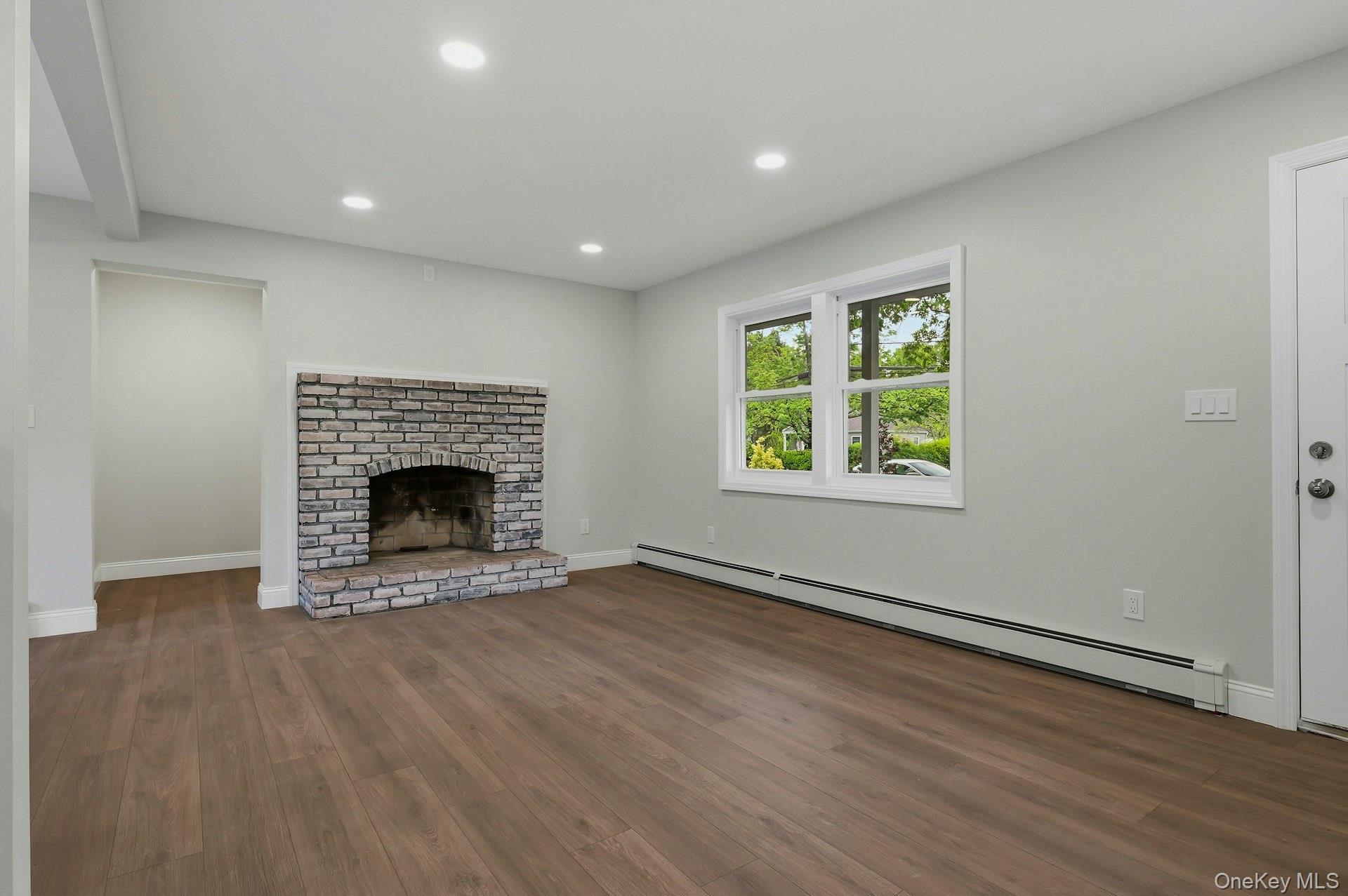 Single Family Rustic Road Suffolk County, NY 11720, MLS-995719-17