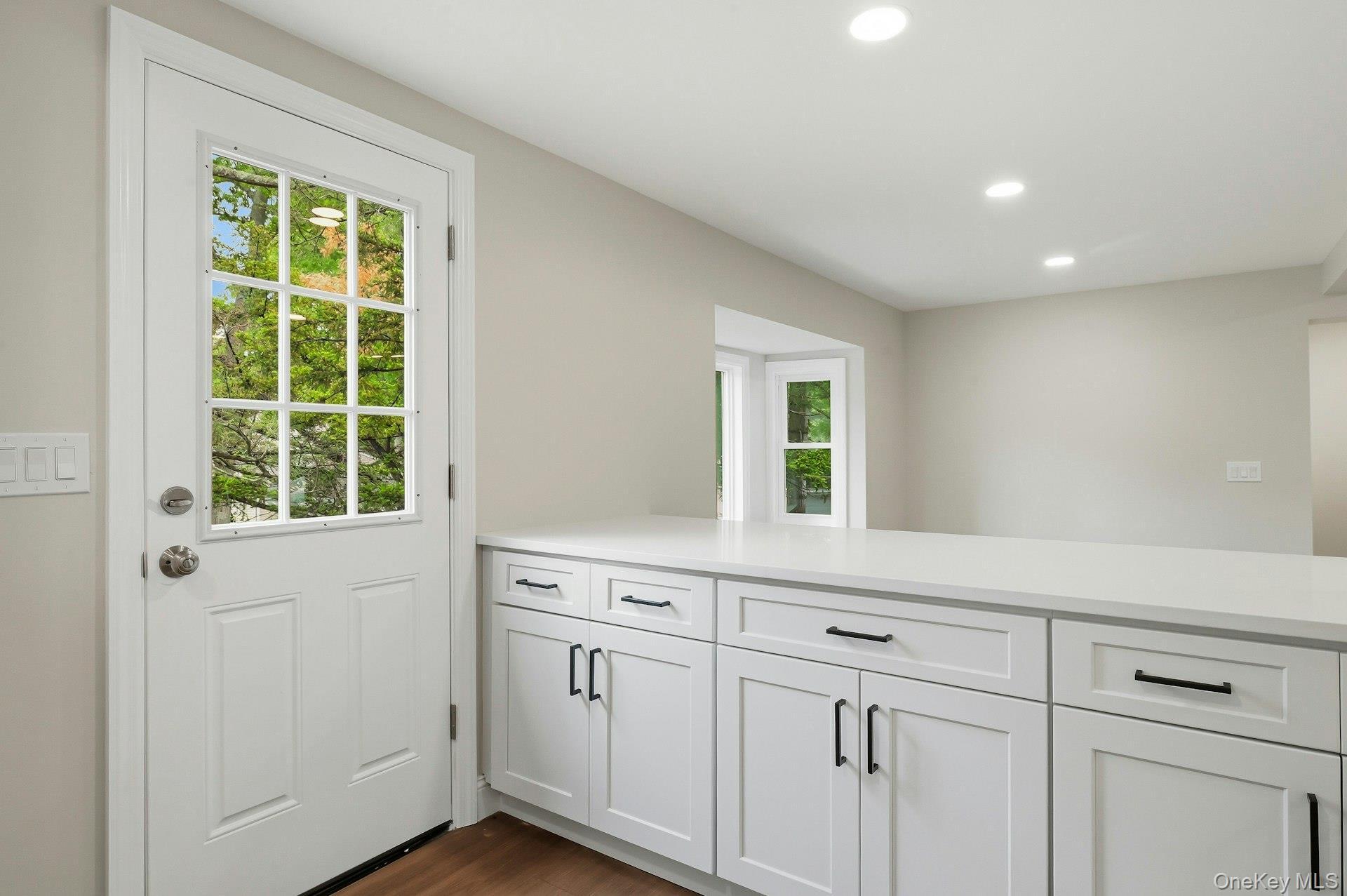 Single Family Rustic Road Suffolk County, NY 11720, MLS-995719-19