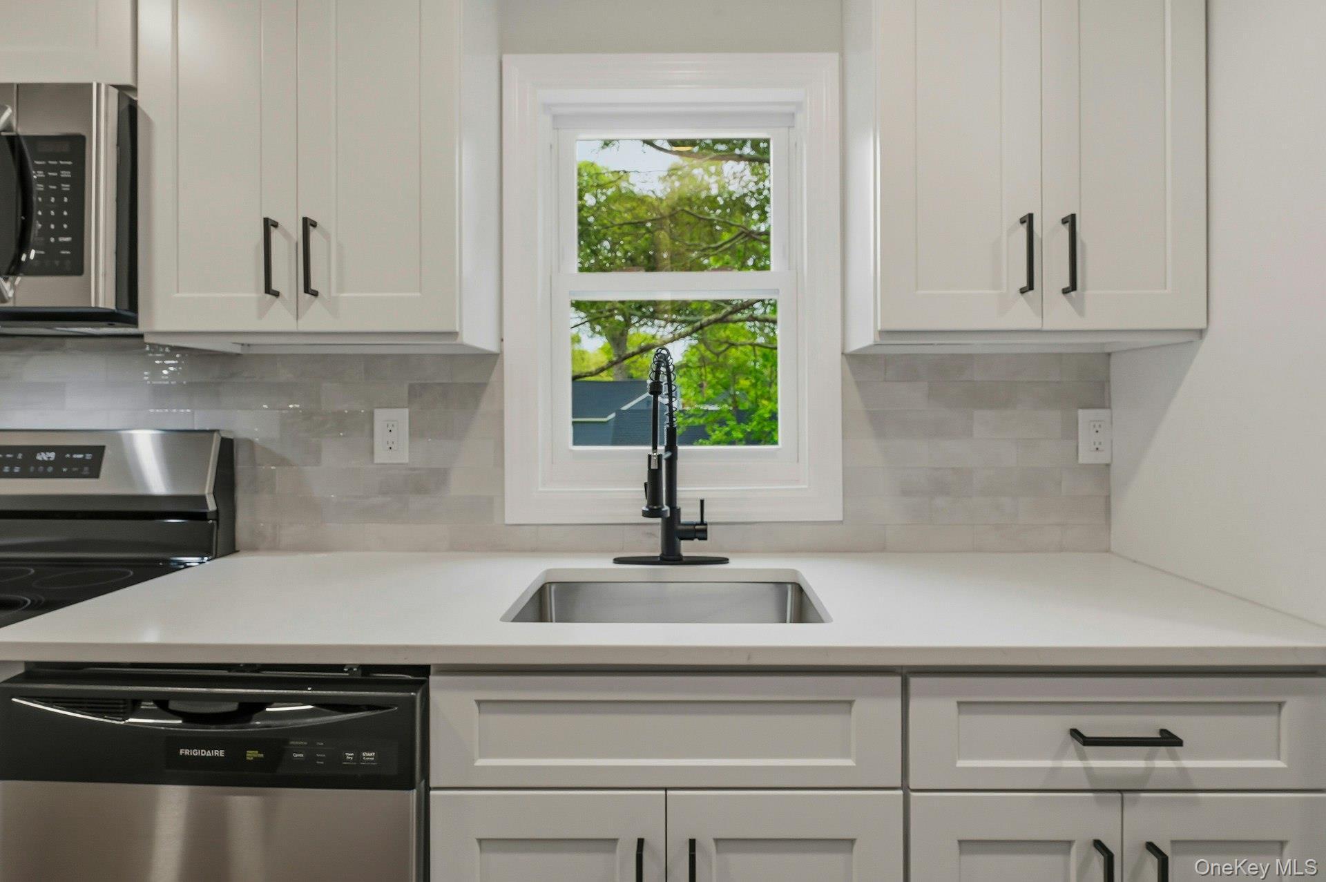 Single Family Rustic Road Suffolk County, NY 11720, MLS-995719-23