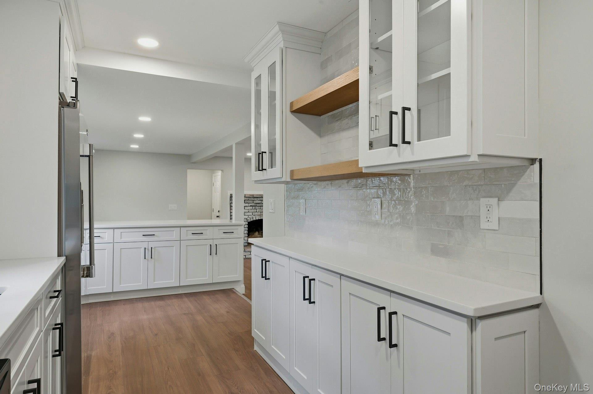 Single Family Rustic Road Suffolk County, NY 11720, MLS-995719-25