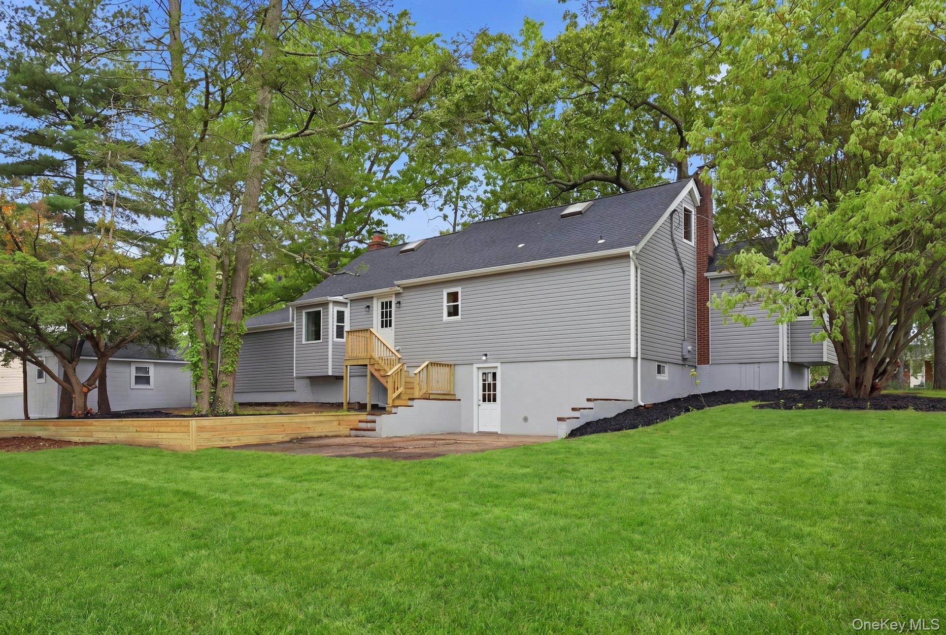 Single Family Rustic Road Suffolk County, NY 11720, MLS-995719-5