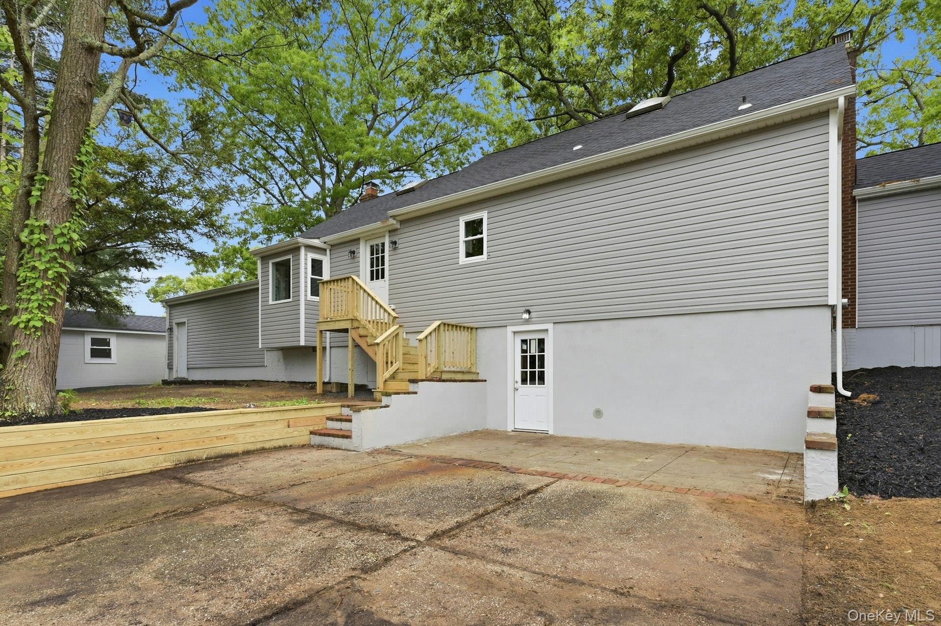 Single Family Rustic Road Suffolk County, NY 11720, MLS-995719-6