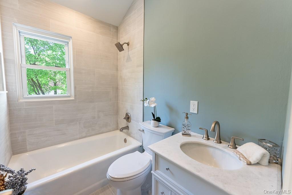 Single Family Oriole Drive Dutchess County, NY 12601, MLS-995740-23