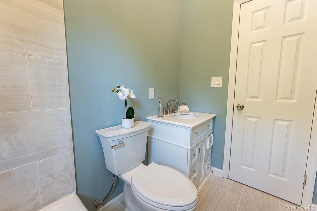 Single Family Oriole Drive Dutchess County, NY 12601, MLS-995740-24