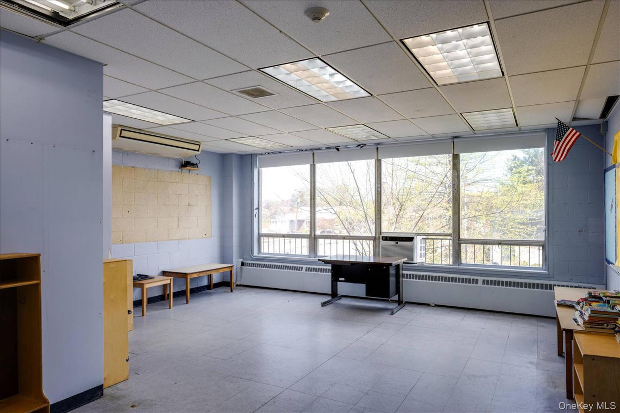 Commercial Lease 168th  Queens, NY 11366, MLS-995744-15