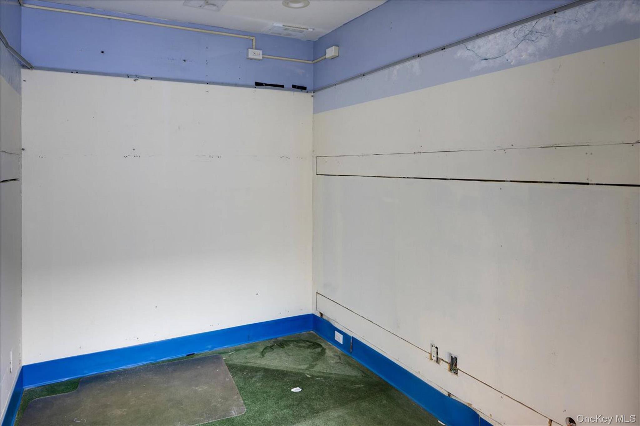 Commercial Lease 168th  Queens, NY 11366, MLS-995744-18