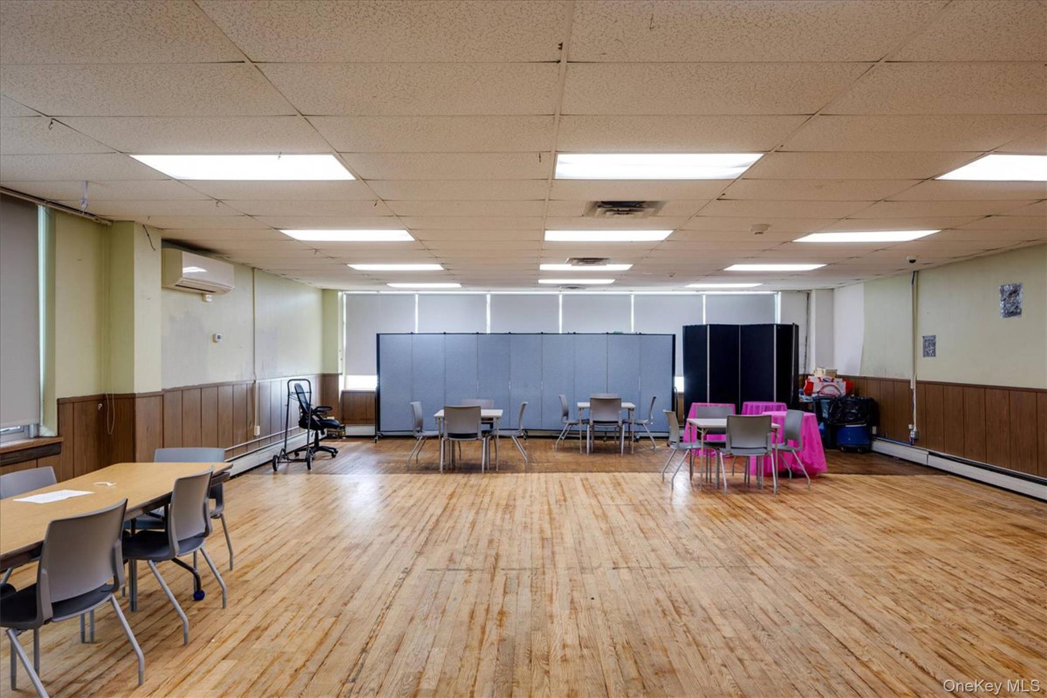 Commercial Lease 168th  Queens, NY 11366, MLS-995744-4