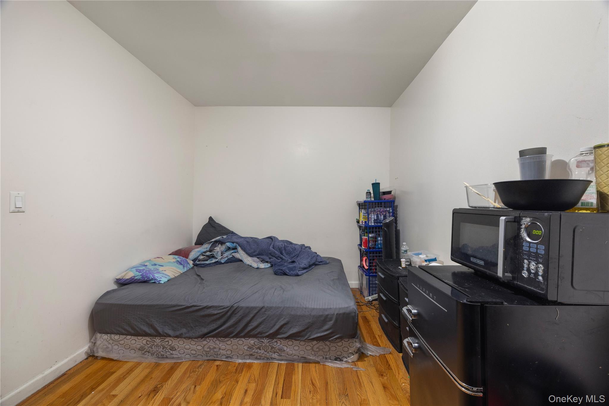 Single Family Grand  Bronx, NY 10468, MLS-995771-12
