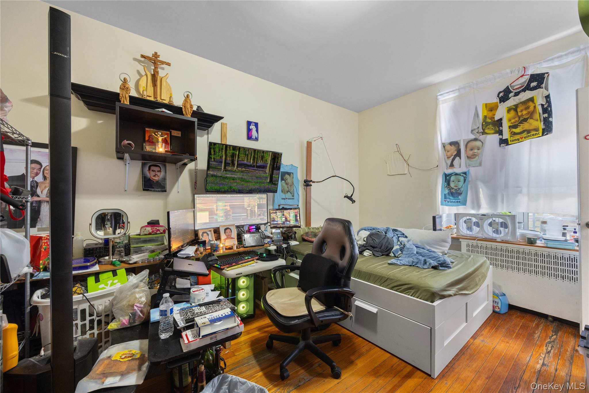 Single Family Grand  Bronx, NY 10468, MLS-995771-22