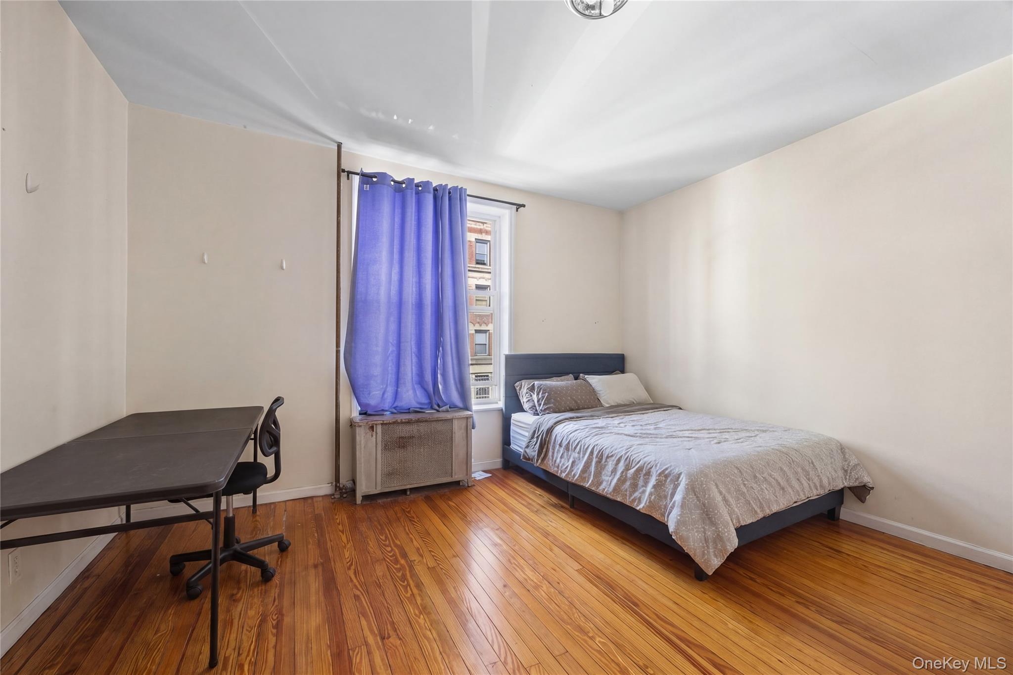 Single Family Grand  Bronx, NY 10468, MLS-995771-25