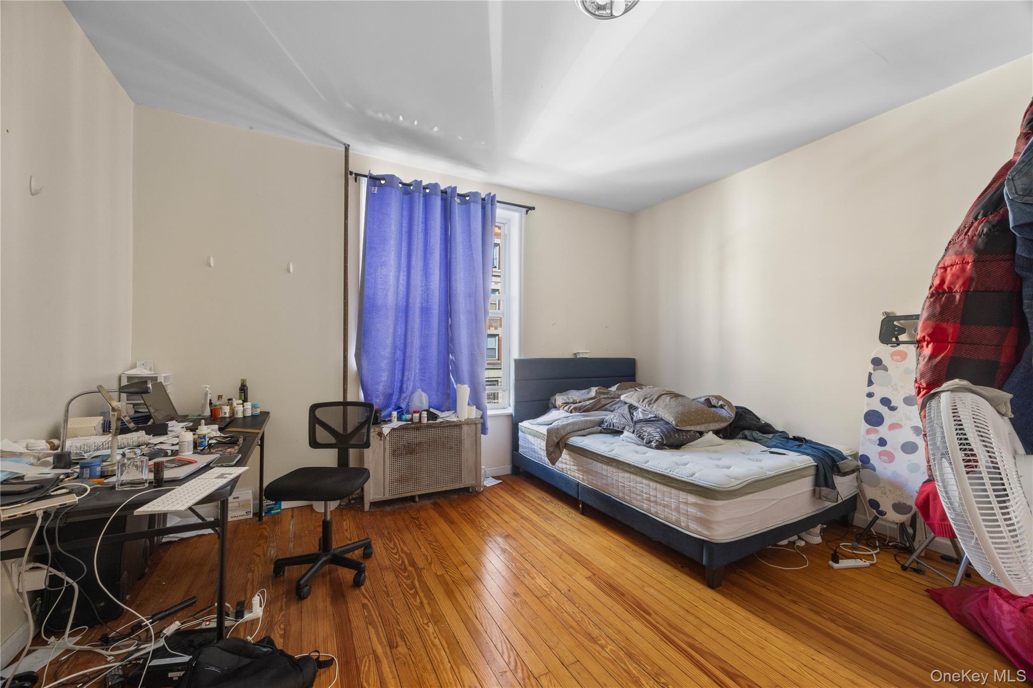 Single Family Grand  Bronx, NY 10468, MLS-995771-26