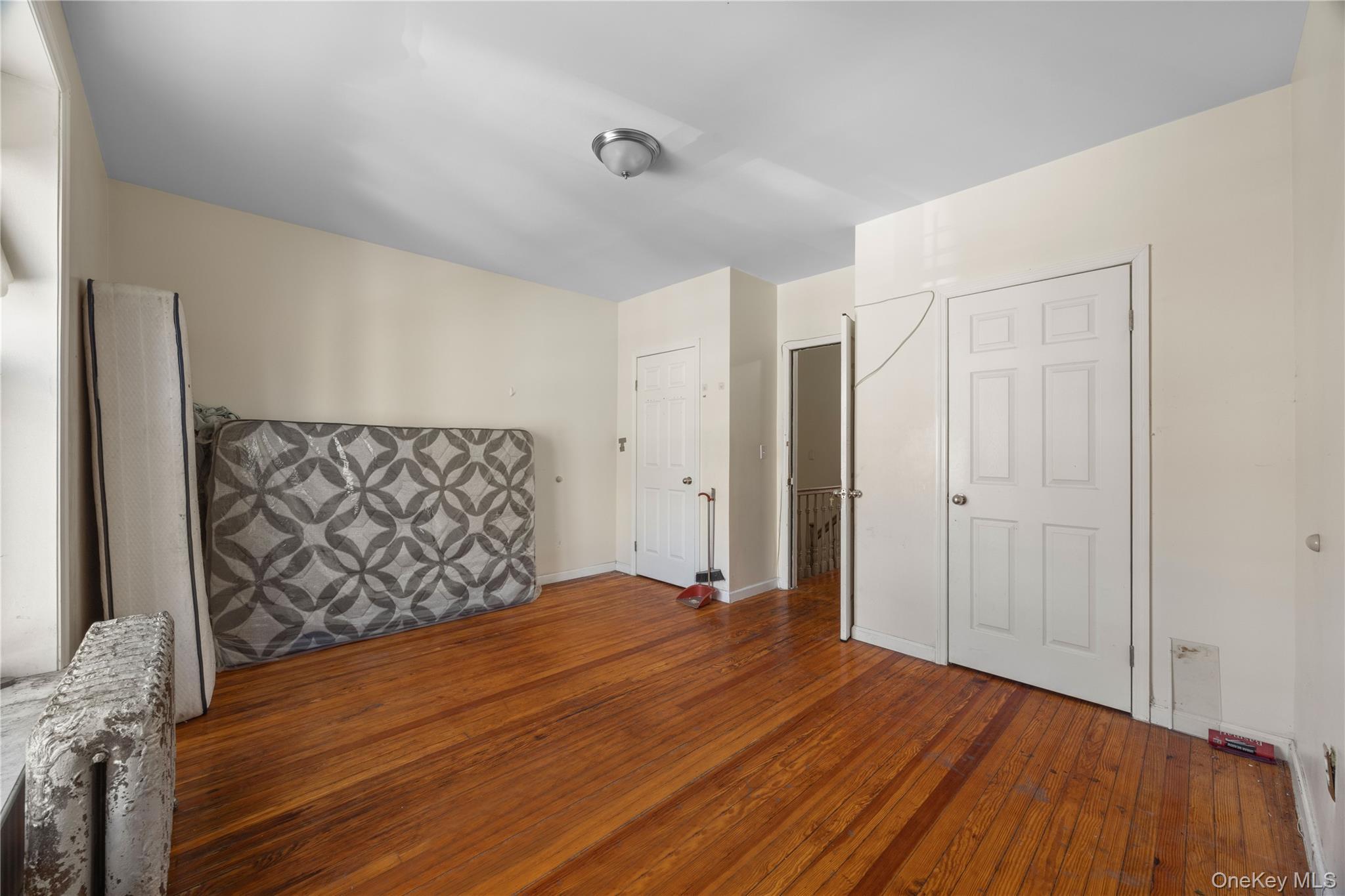 Single Family Grand  Bronx, NY 10468, MLS-995771-34