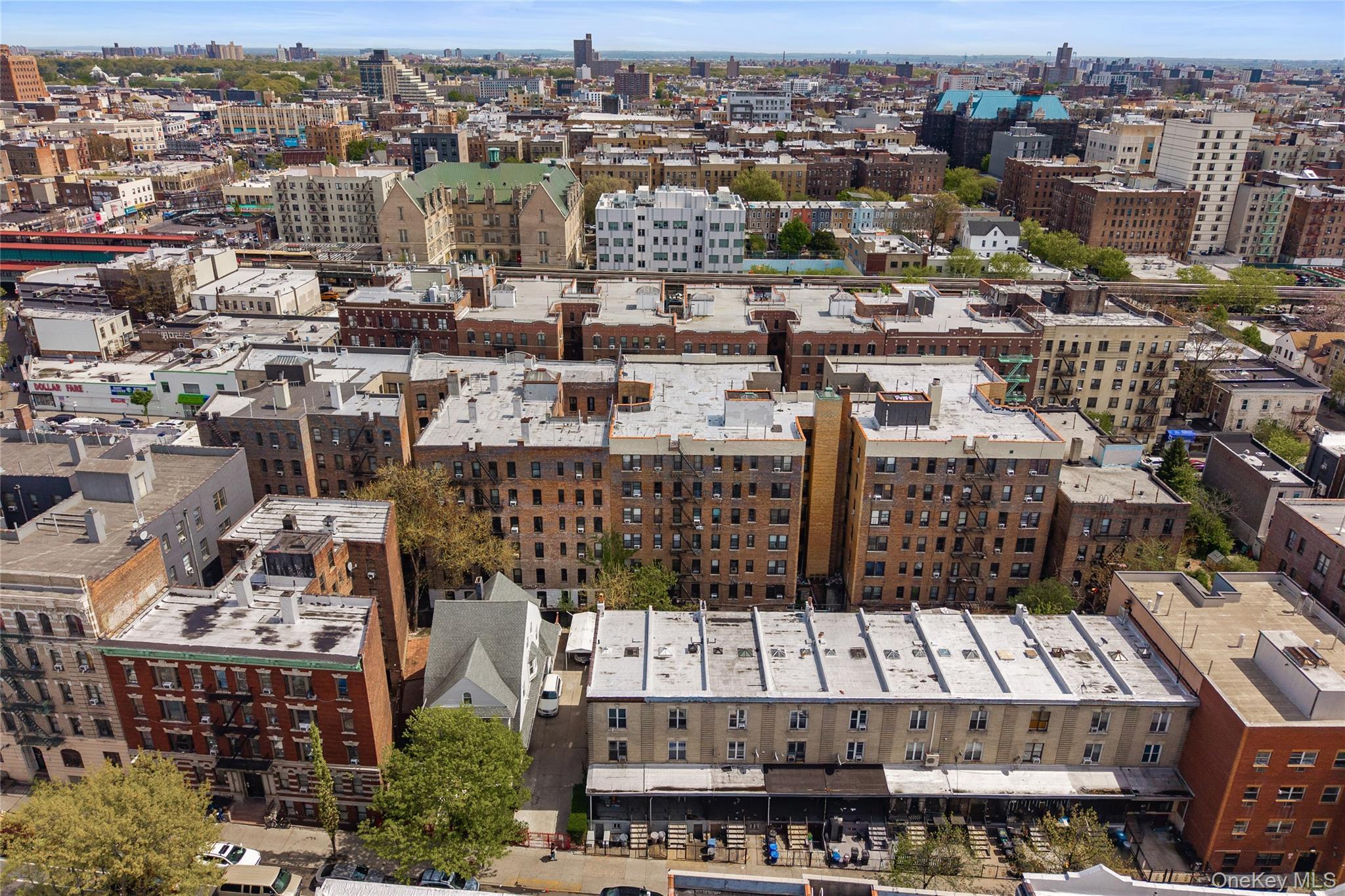 Single Family Grand  Bronx, NY 10468, MLS-995771-7