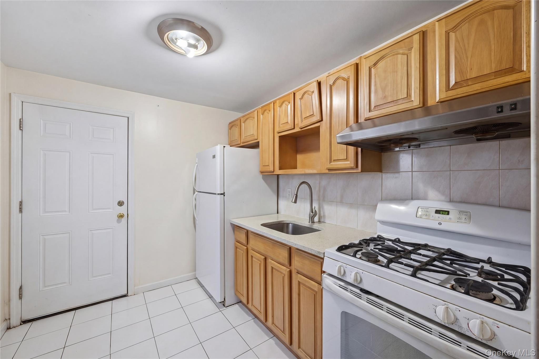 Single Family Grand  Bronx, NY 10468, MLS-995771-9
