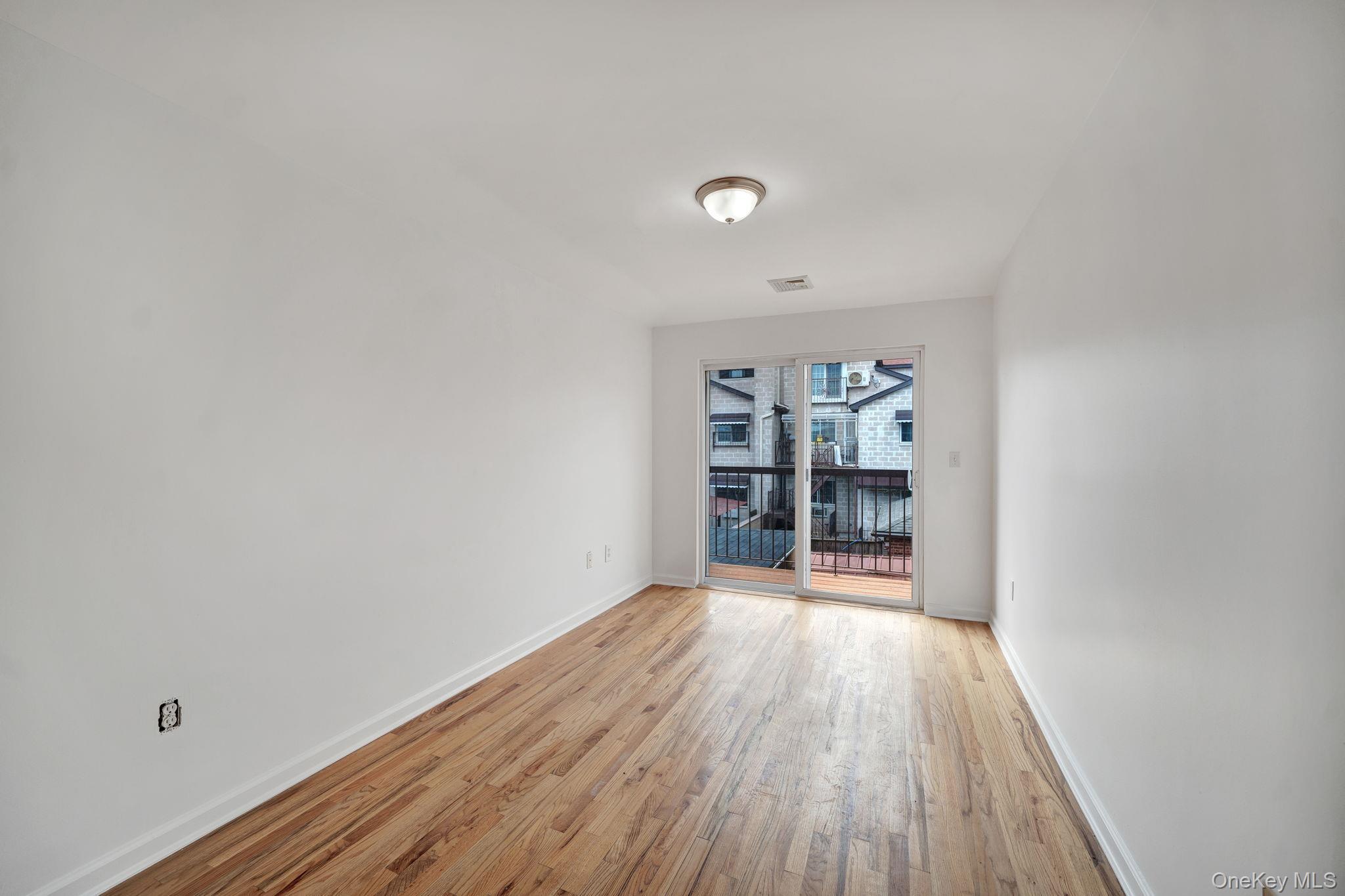 Single Family Wilson  Bronx, NY 10469, MLS-995775-3