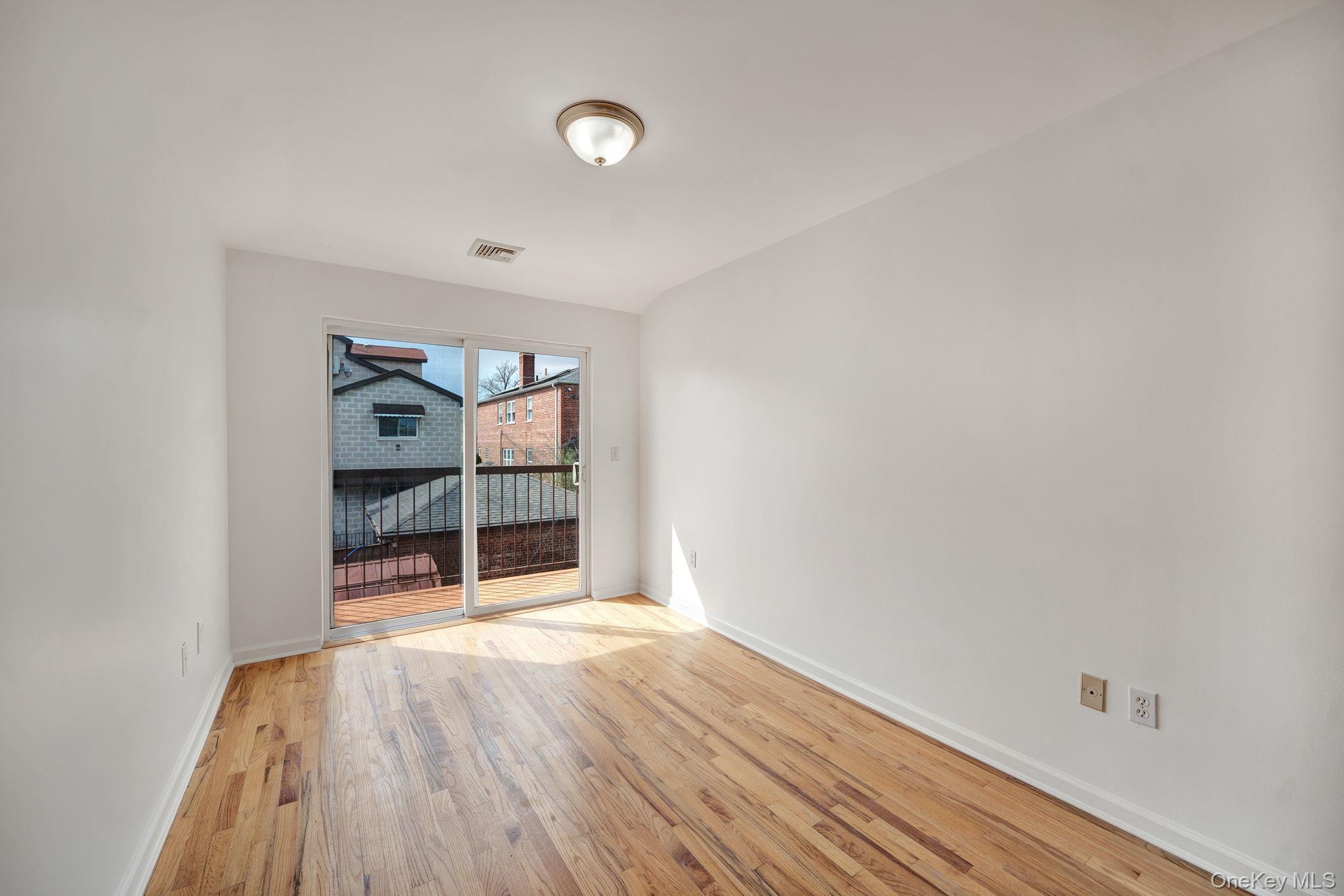 Single Family Wilson  Bronx, NY 10469, MLS-995775-5