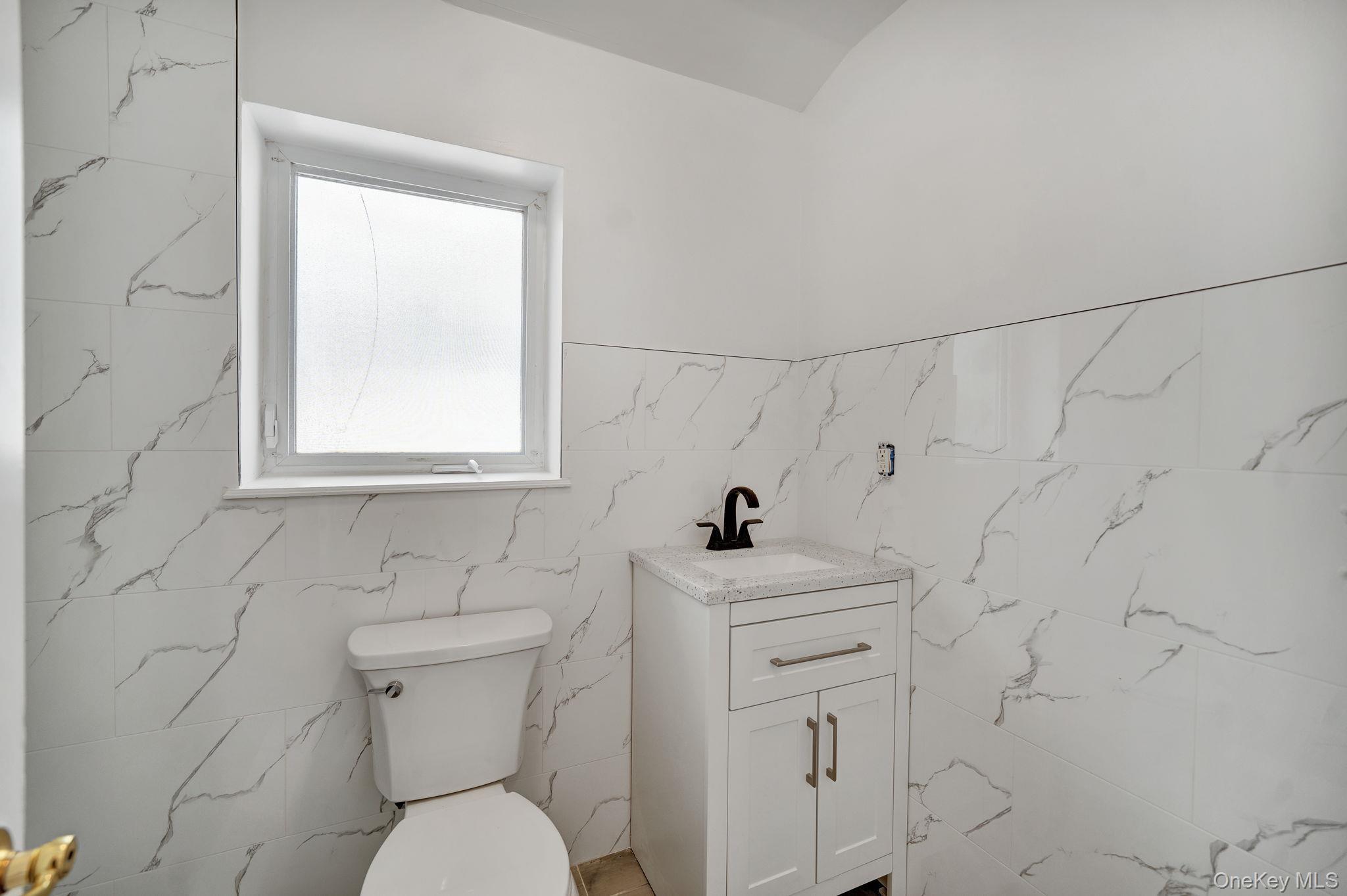 Single Family Wilson  Bronx, NY 10469, MLS-995775-7
