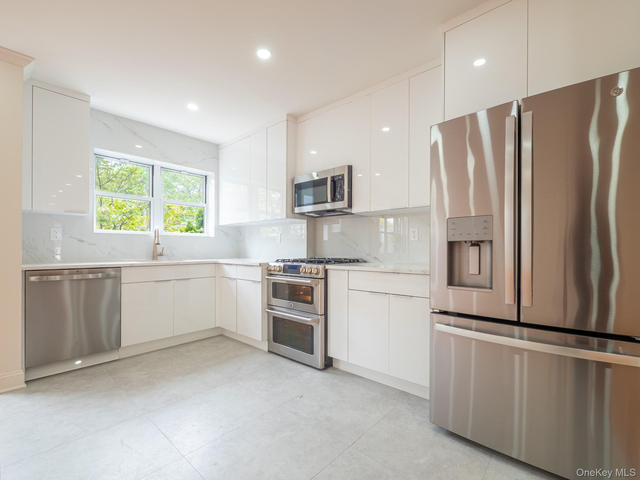 Single Family Hendrickson Brooklyn, NY 11234, MLS-995780-8