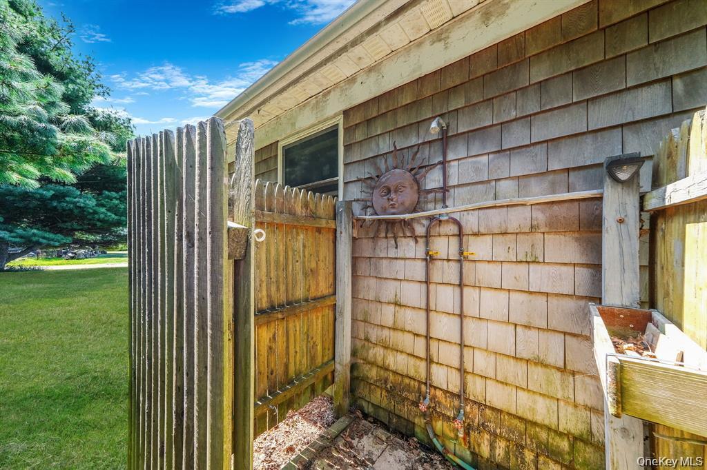 Single Family Willow Terrace Lane Suffolk County, NY 11957, MLS-995799-14