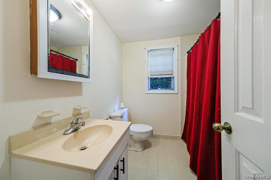 Single Family Willow Terrace Lane Suffolk County, NY 11957, MLS-995799-34