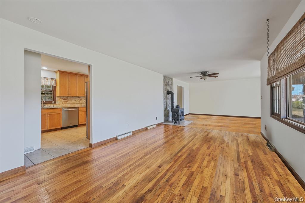 Single Family Willow Terrace Lane Suffolk County, NY 11957, MLS-995799-44