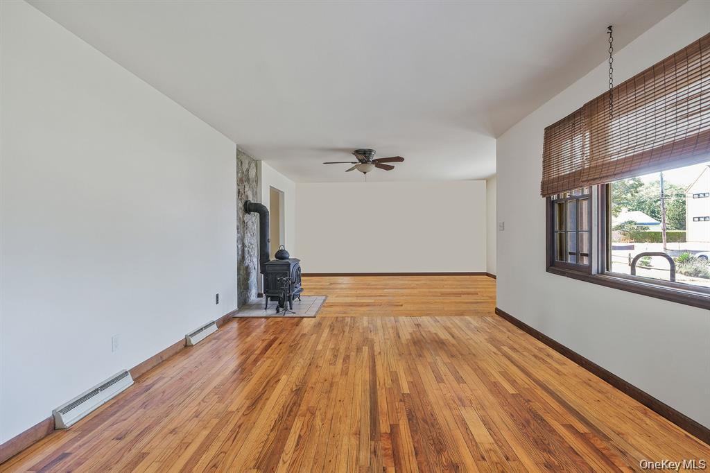 Single Family Willow Terrace Lane Suffolk County, NY 11957, MLS-995799-45