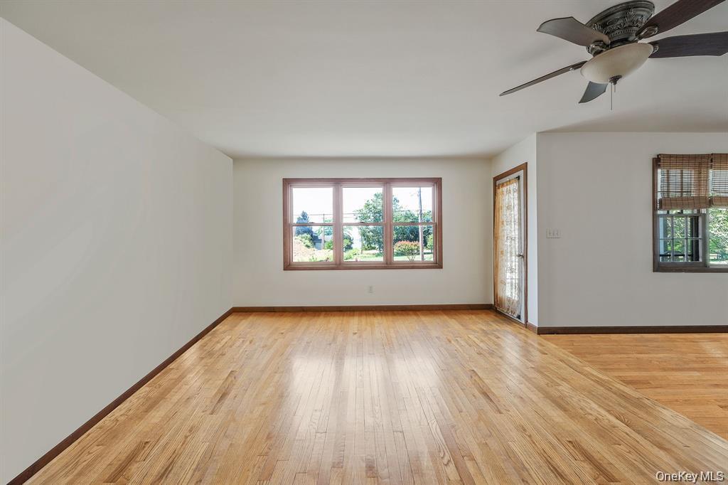 Single Family Willow Terrace Lane Suffolk County, NY 11957, MLS-995799-48