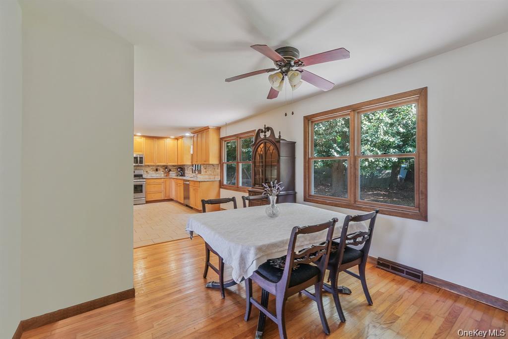 Single Family Willow Terrace Lane  Suffolk County, NY 11957, MLS-995799-50