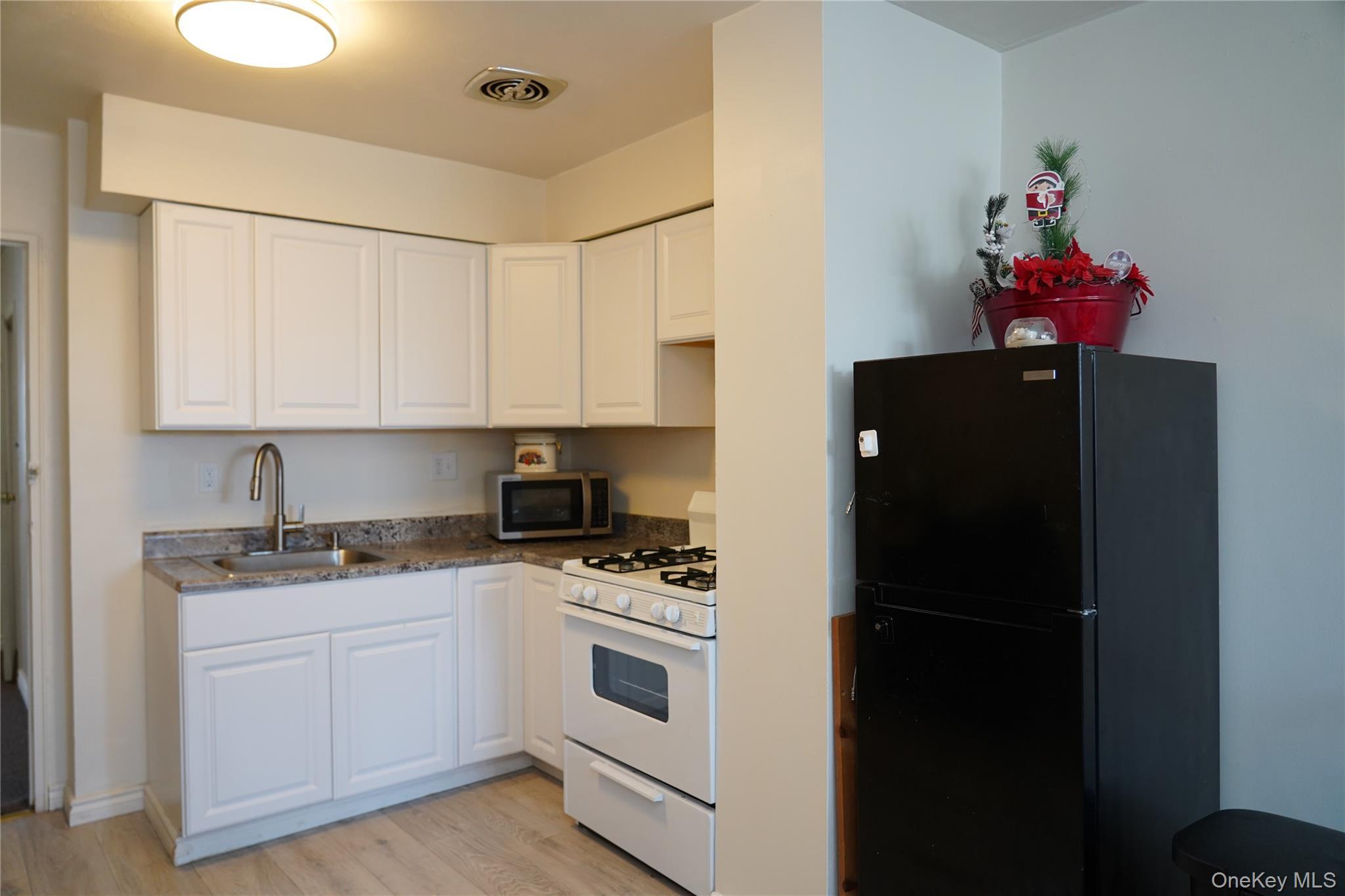 Single Family 88th Street  Queens, NY 11416, MLS-995814-17