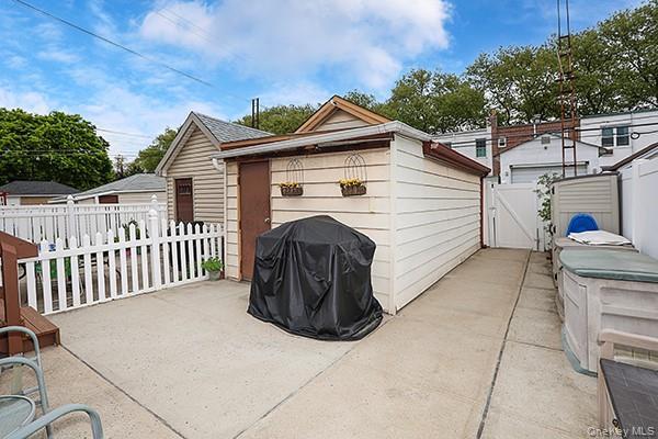 Single Family 74th Queens, NY 11385, MLS-995866-31