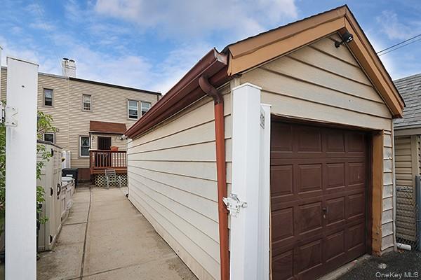 Single Family 74th Queens, NY 11385, MLS-995866-35