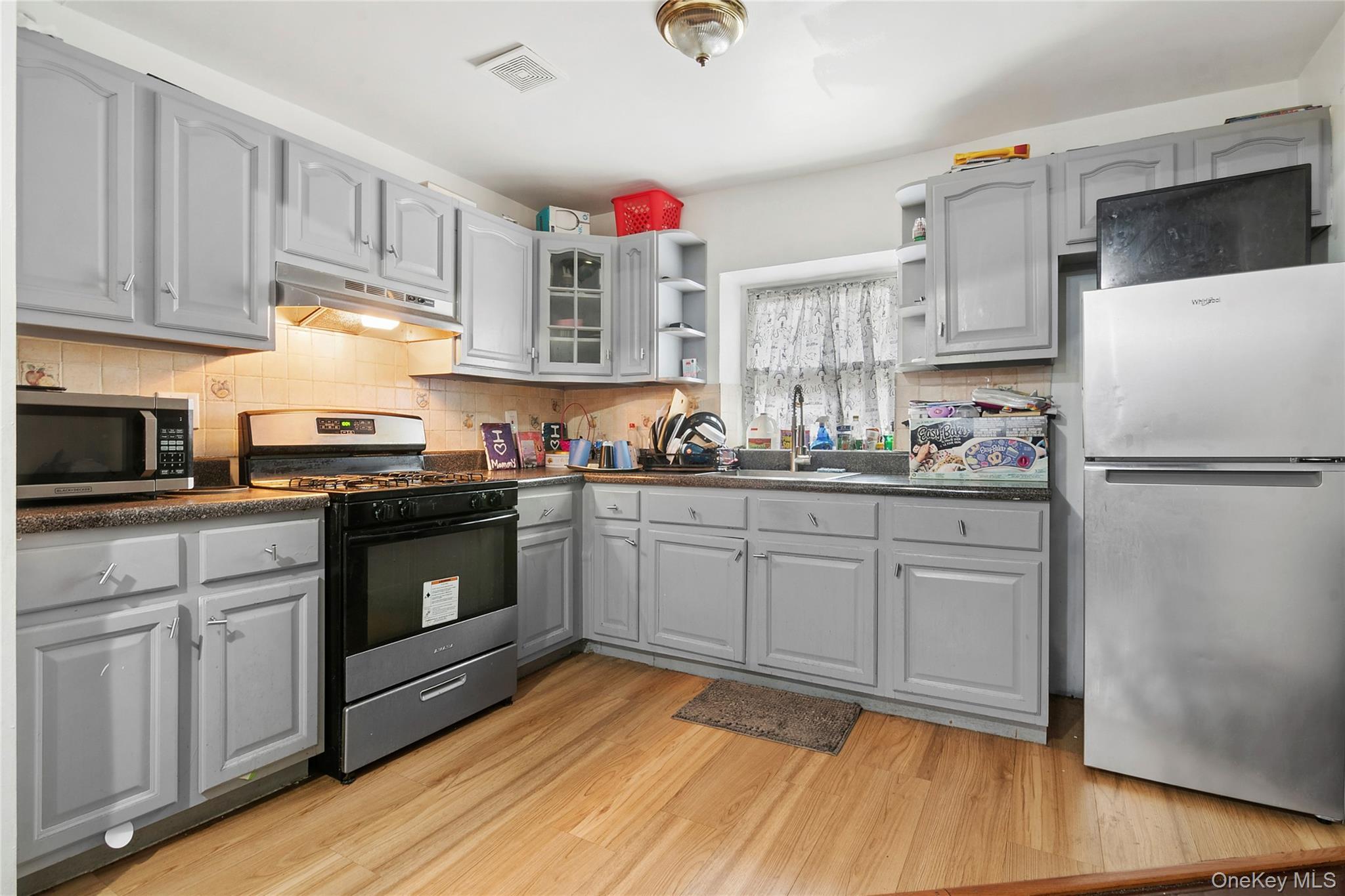 Single Family Saint Andrews Place Brooklyn, NY 11216, MLS-995921-3