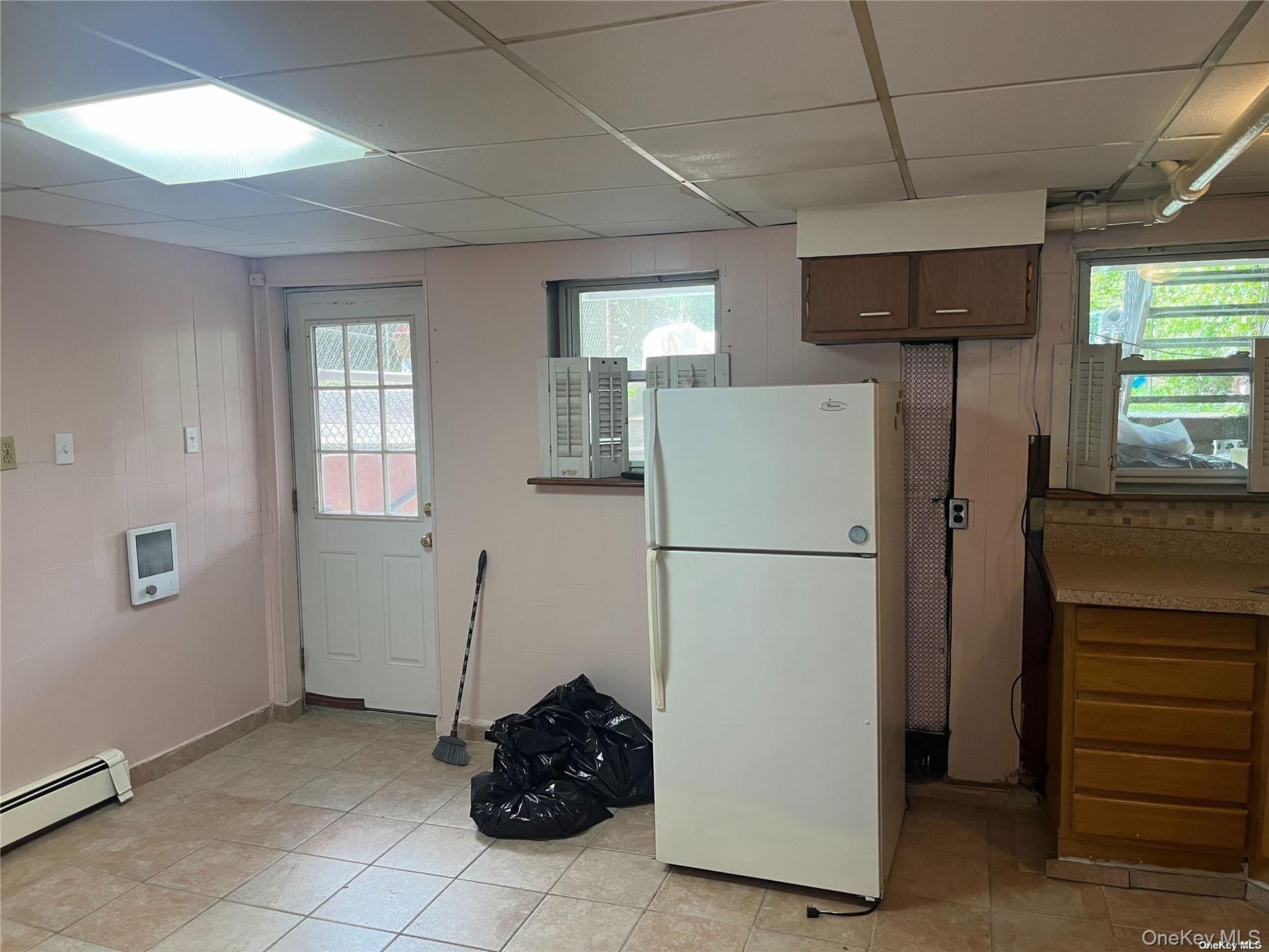 Apartment 47th Queens, NY 11105, MLS-995947-2
