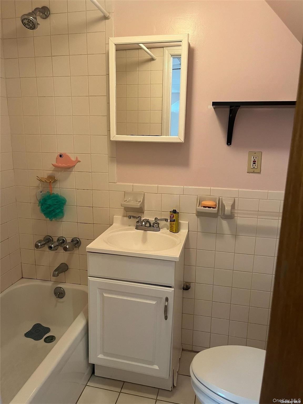 Apartment 47th Queens, NY 11105, MLS-995947-4