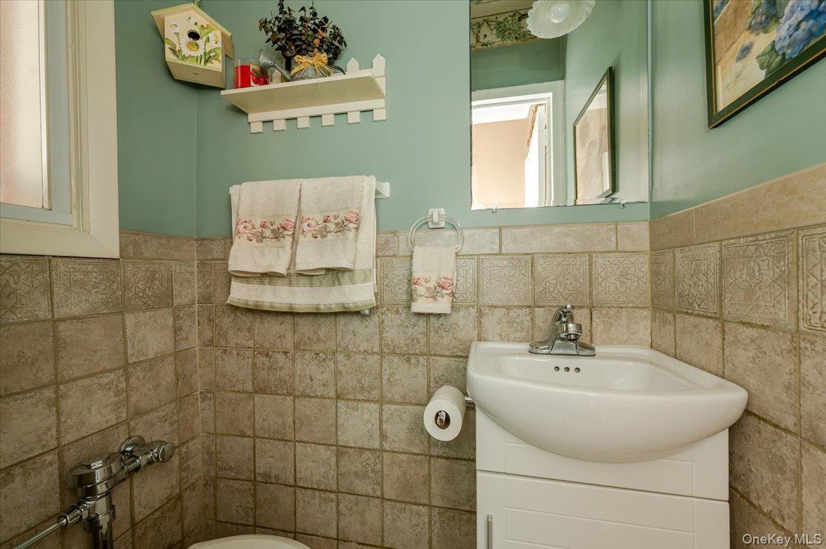 Single Family Narragansett Bronx, NY 10461, MLS-995978-12