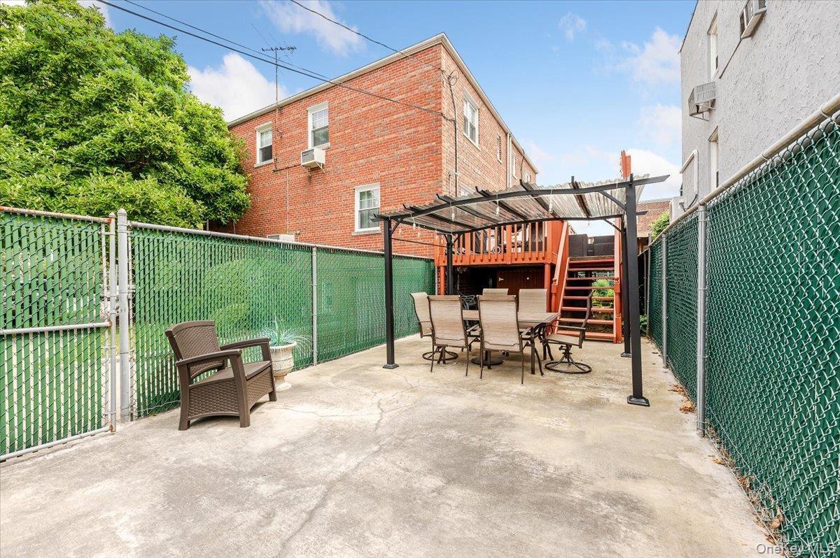 Single Family Narragansett Bronx, NY 10461, MLS-995978-25