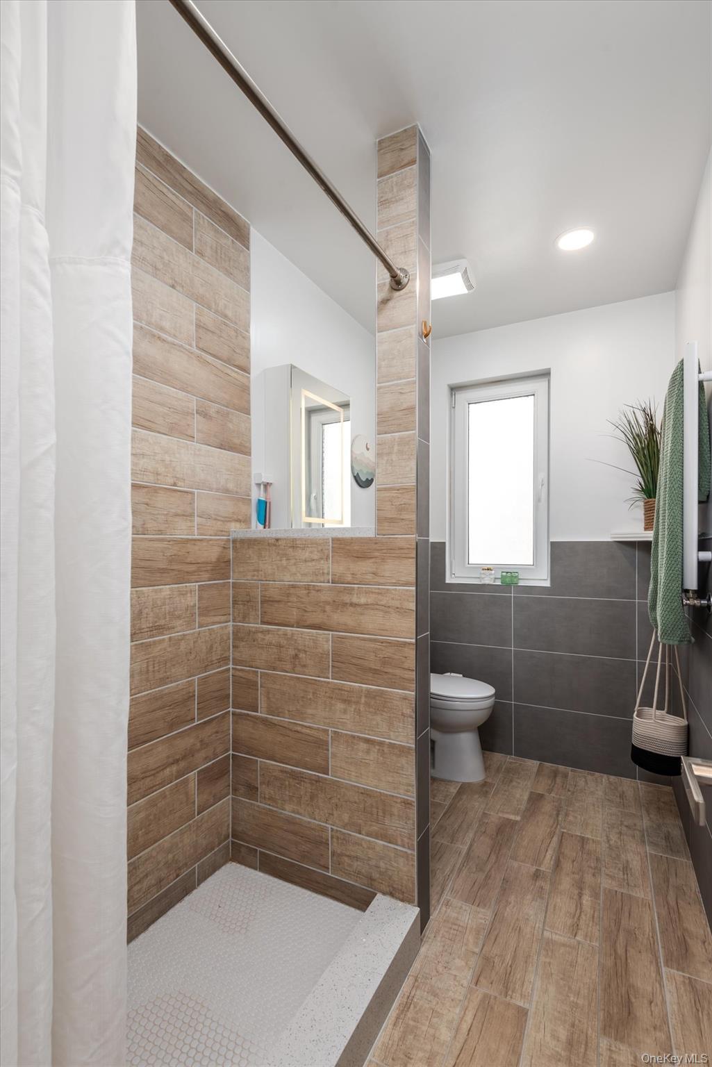 Single Family 78th Queens, NY 11385, MLS-995995-26