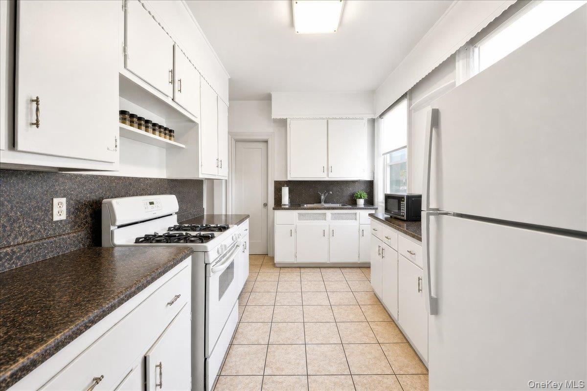 Single Family Hobart  Bronx, NY 10461, MLS-996033-12