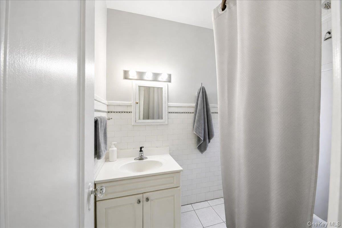 Single Family Hobart  Bronx, NY 10461, MLS-996033-14