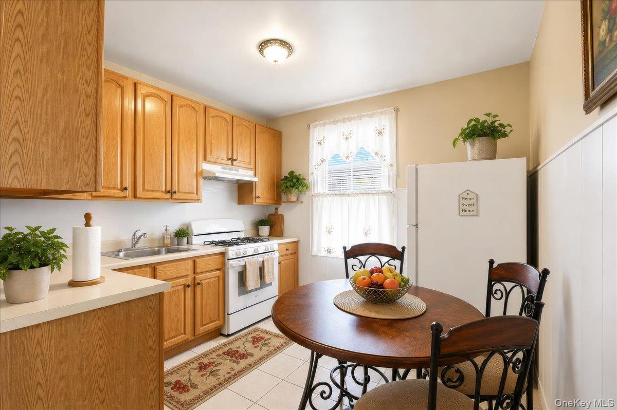 Single Family Hobart  Bronx, NY 10461, MLS-996033-21