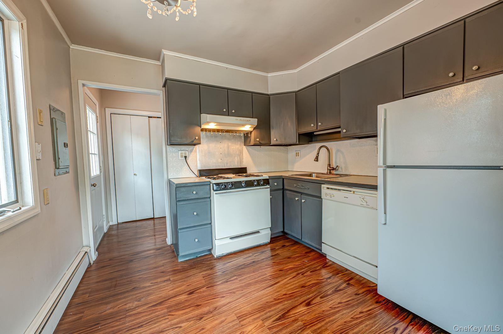 Single Family 3rd Avenue Suffolk County, NY 11731, MLS-996076-10