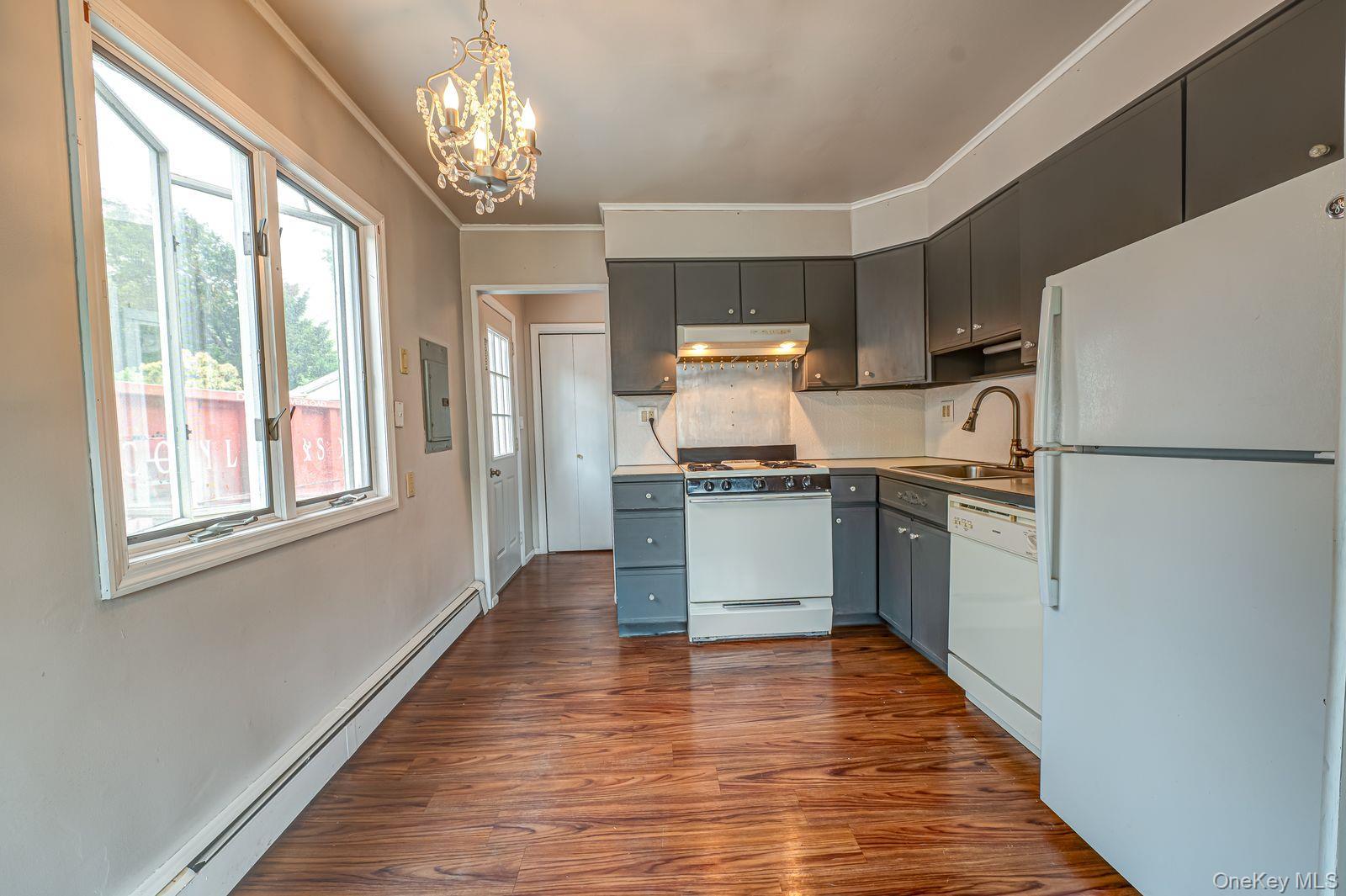 Single Family 3rd Avenue Suffolk County, NY 11731, MLS-996076-9