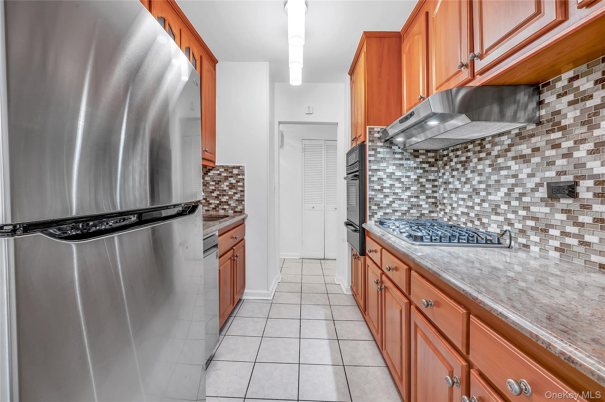 Coop 48th  Manhattan, NY 10017, MLS-996120-7