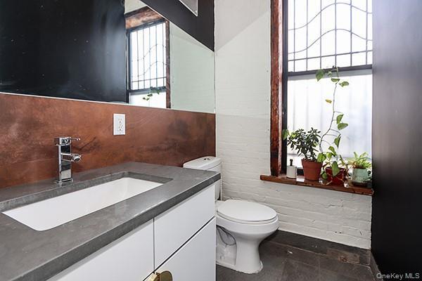 Commercial Lease Herkimer Place Brooklyn, NY 11216, MLS-996130-8
