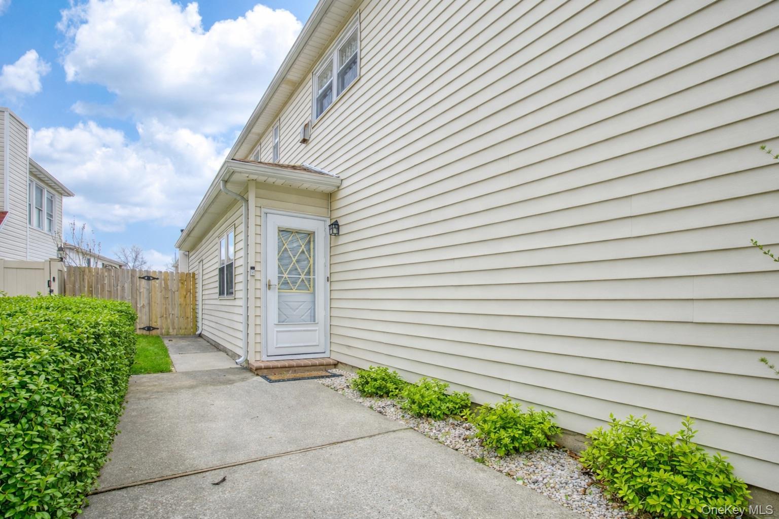 Single Family Forest  Staten Island, NY 10314, MLS-996150-23