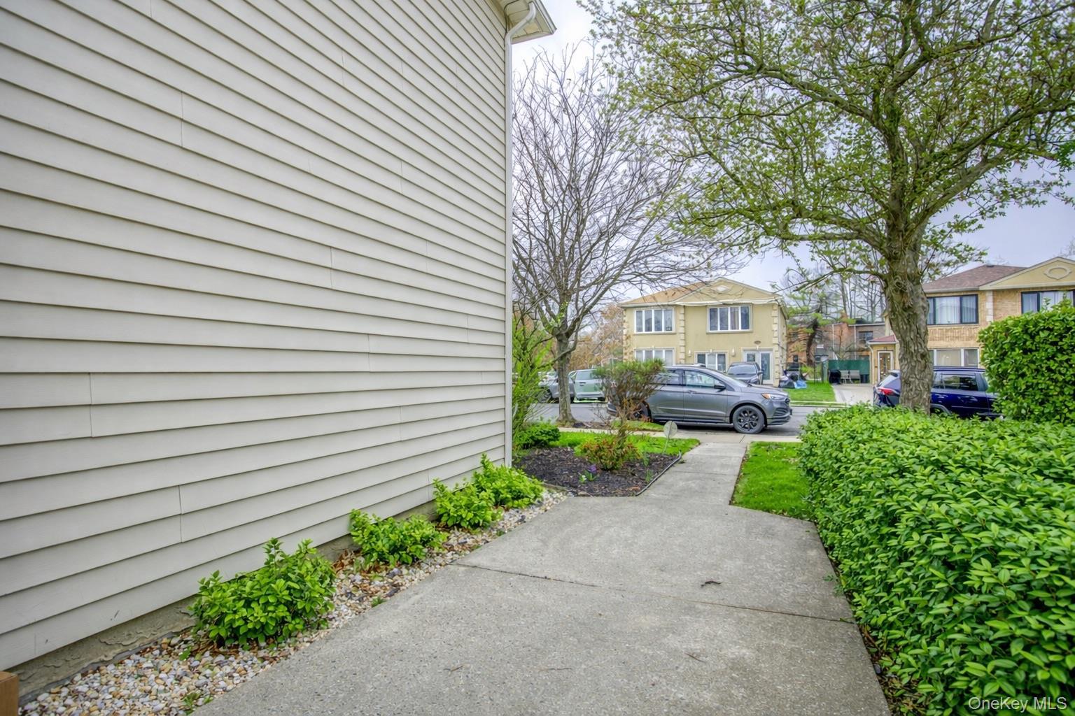 Single Family Forest  Staten Island, NY 10314, MLS-996150-25
