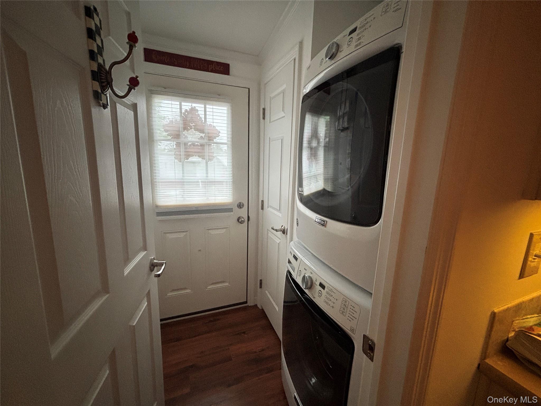 Single Family Old Country  Suffolk County, NY 11901, MLS-996179-13