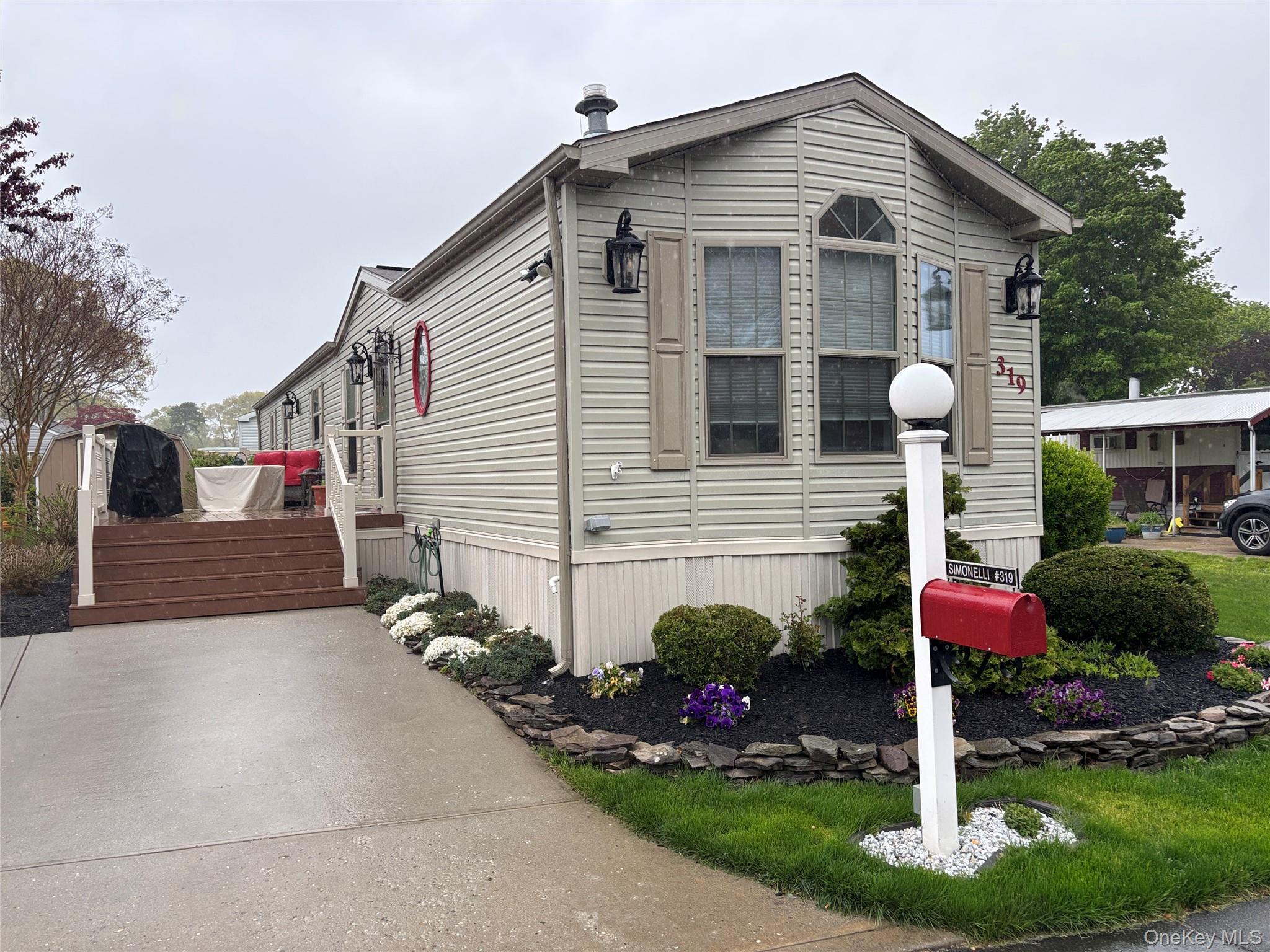 Single Family Old Country  Suffolk County, NY 11901, MLS-996179-3